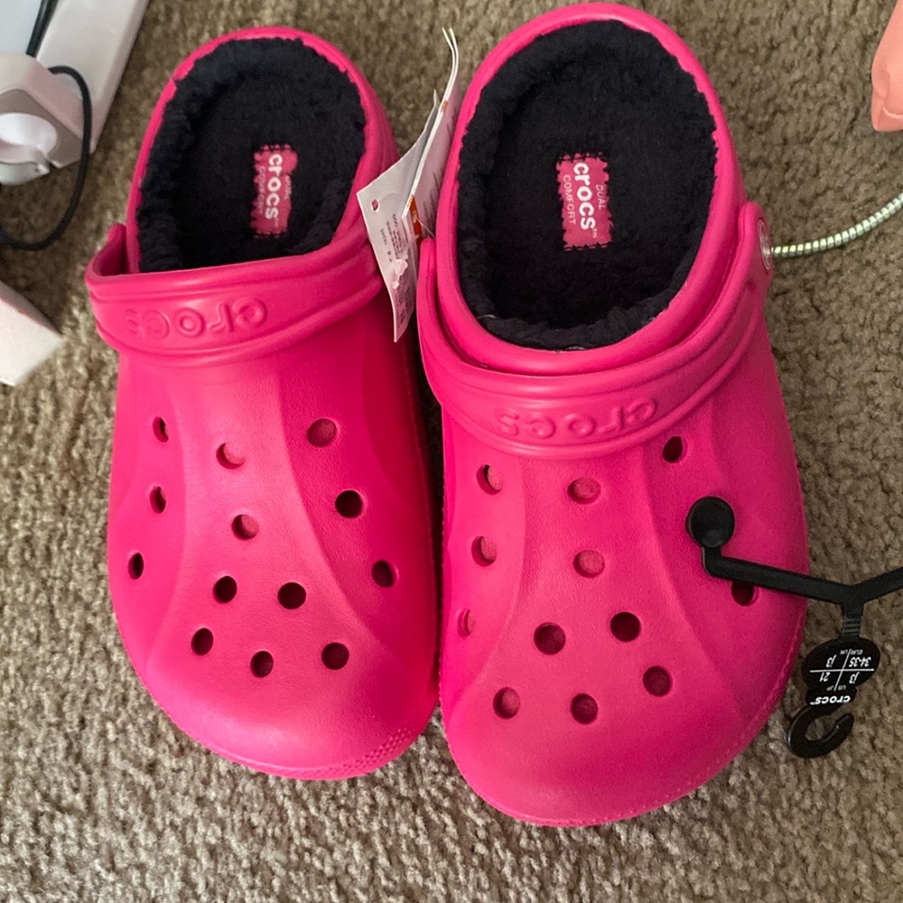 Pink girls crocs never worn with fur inside